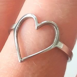 ♥ Silver Heart Outline Ring